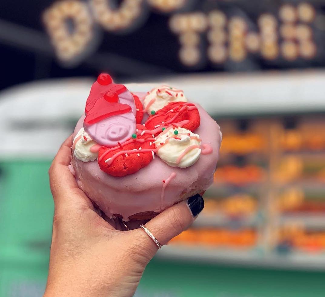 PIG Actually Doughnut Time Doughnut