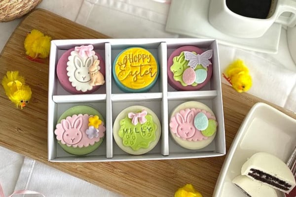 Biscuits decorated with easter decorations